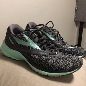 BROOKS-Launch athletic shoes